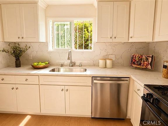 3rd image of 3959 Halldale Ave