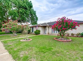 1162 Bournewood Dr, Sugar Land, TX 77498