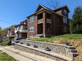 1315 Paxton Ave, Cincinnati, OH