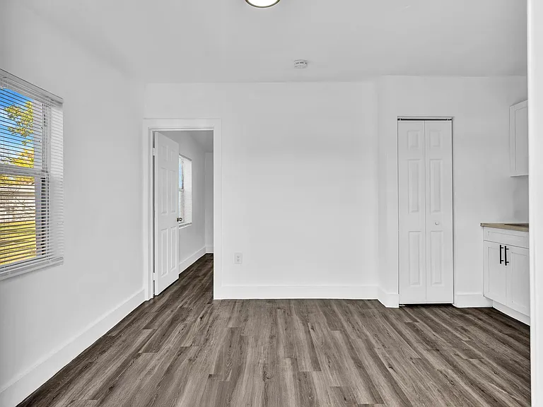 3904 SW 13th Court — Photo 7