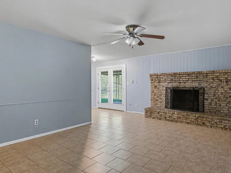 908 W Highway 243 — Photo 14