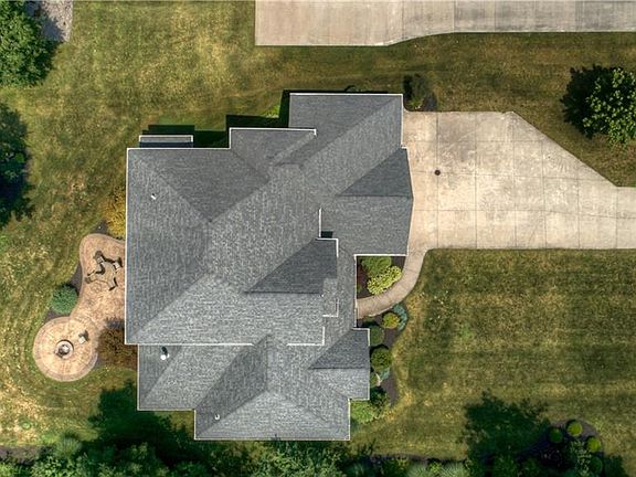 4th image of 959 Whispering Woods Dr