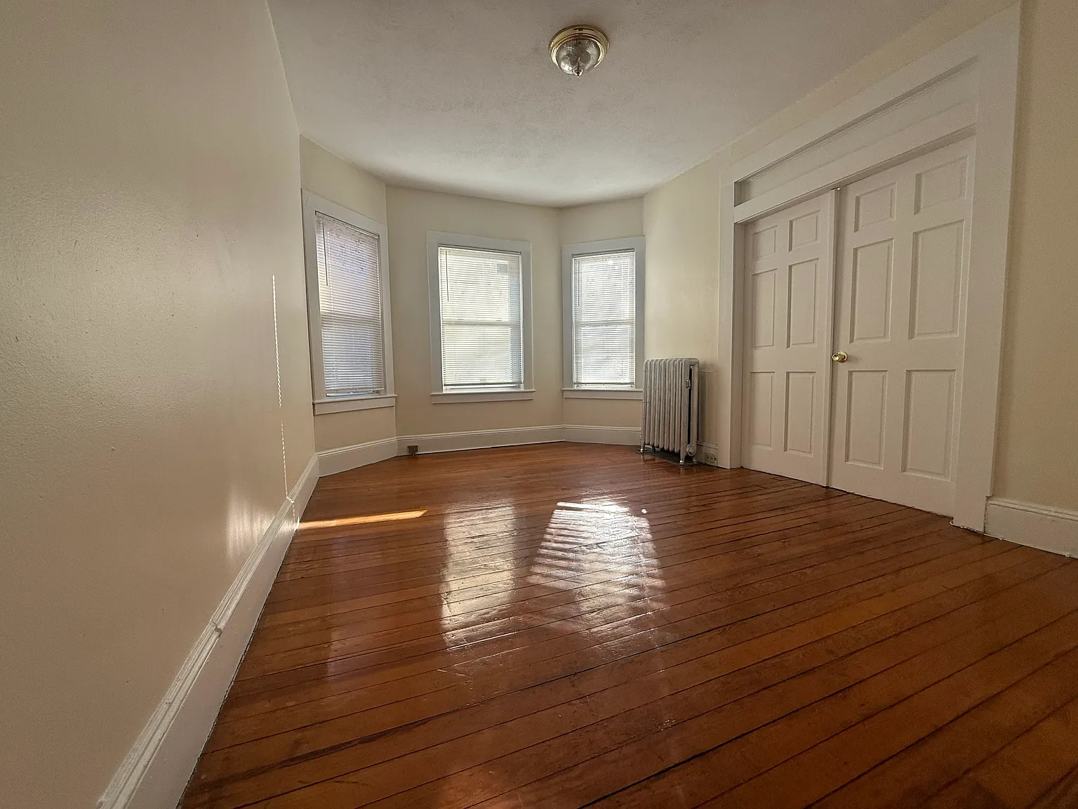 1 bed, $2,600 — Photo 2