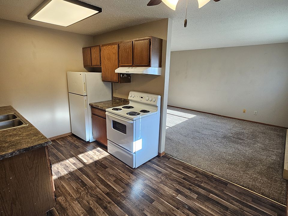 1st image of 530 5th St E APT 103