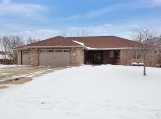 3418 Silverado Dr, Cumming, IA 50061