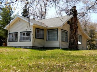 7140 Lakeview Dr, Oscoda, MI 48750