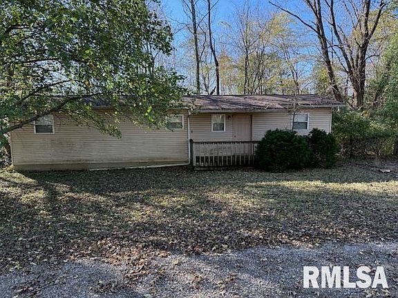 4th image of 40 Crockett Rd