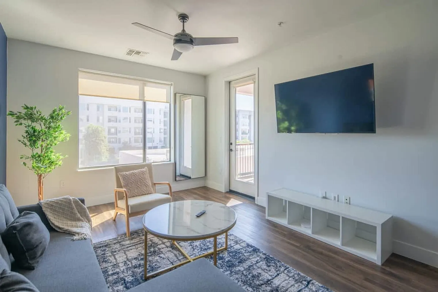1 bed, 1.0 bath, 753 sqft, $2,955 — Photo 3
