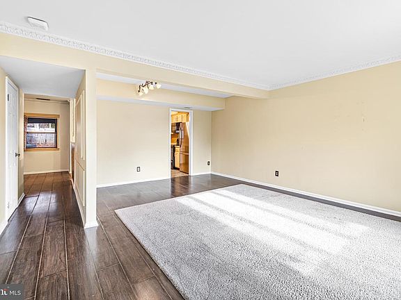 4th image of 85 Green Woods Dr