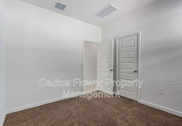 2037 W Shelly Ave — Photo 17