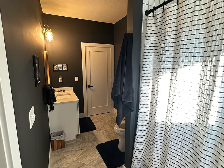 157 N Powell Ave — Photo 29
