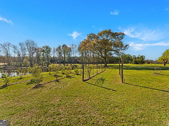 5th image of 1569 Pond View Rd