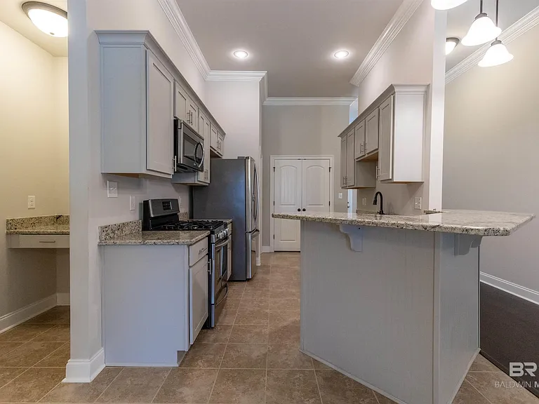 660 Turquoise Dr — Photo 5