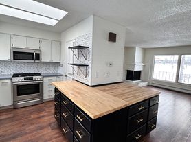 3333 Lakeshore Dr, Anchorage, AK