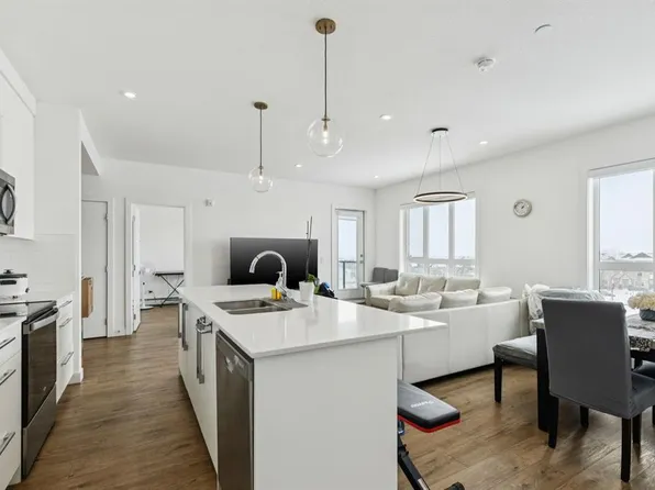 60 Skyview Ranch Rd NE #1415, Calgary, AB T3N 2J8