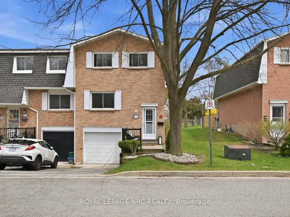 185 Denistoun St #18, Welland, ON L3C 6J6