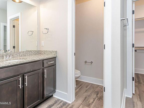 5th image of 110 Foster Grove Dr