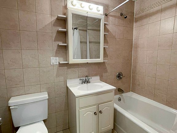 4th image of 62 Clermont Ave APT 304
