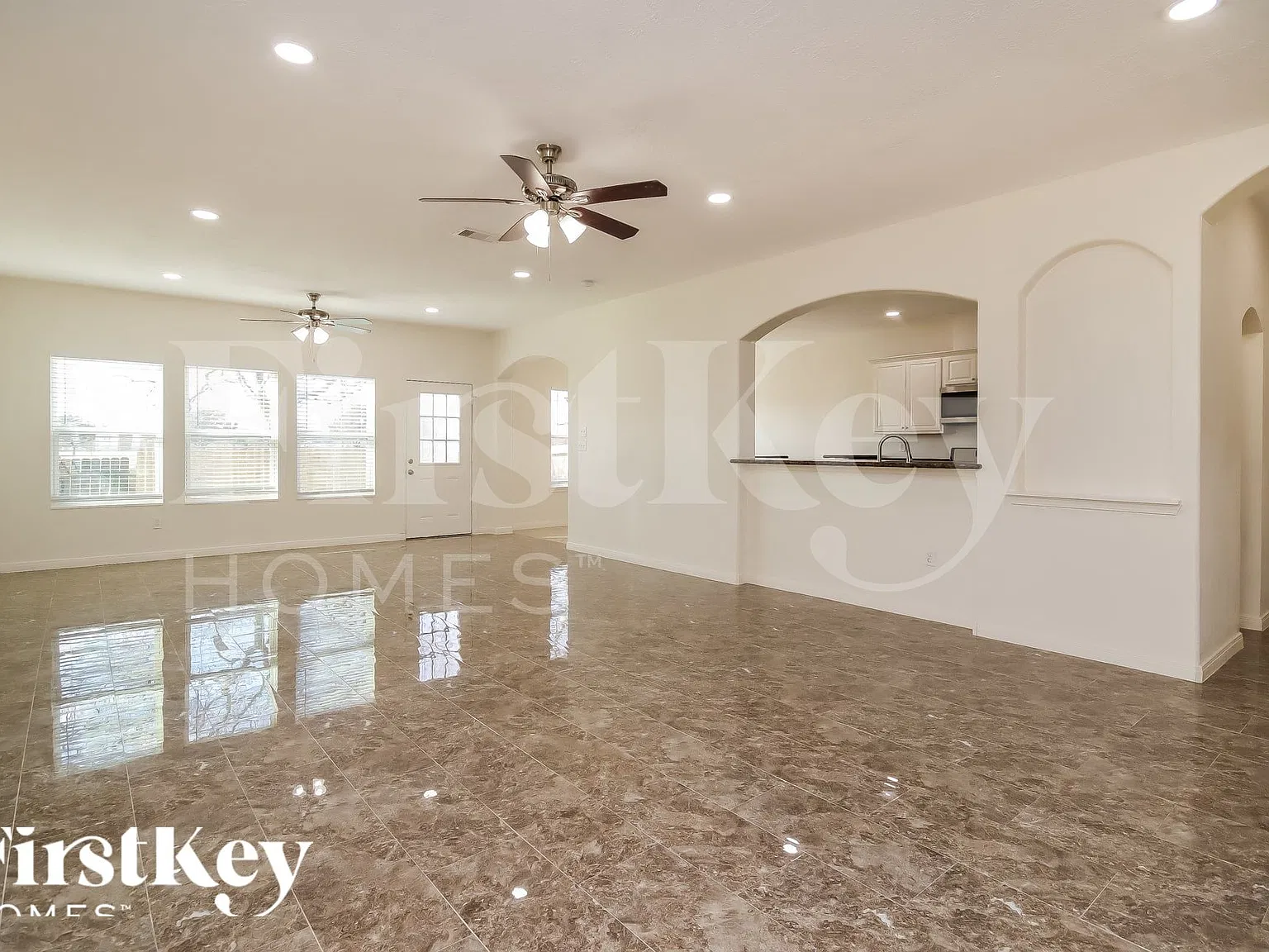 4 bed, 2.5 bath, 2684 sqft, $2,315 — Photo 3