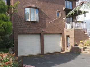 1101 Edgewood Ln, Fort Lee, NJ 07024