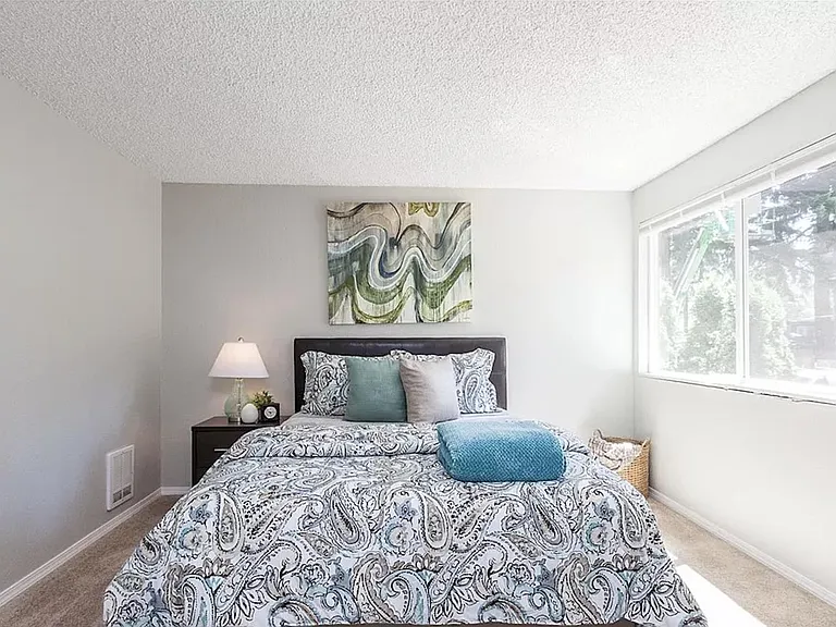 340 SE Donnelly Ln — Photo 19