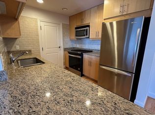 629 Hammond St #201, Chestnut Hill, MA 02467