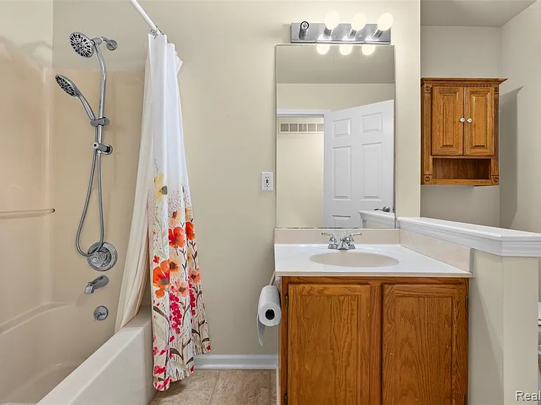 4911 Oak Hill Dr #3 — Photo 17