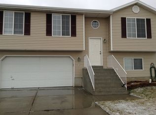 2116 N 2090 W, Clinton, UT 84015