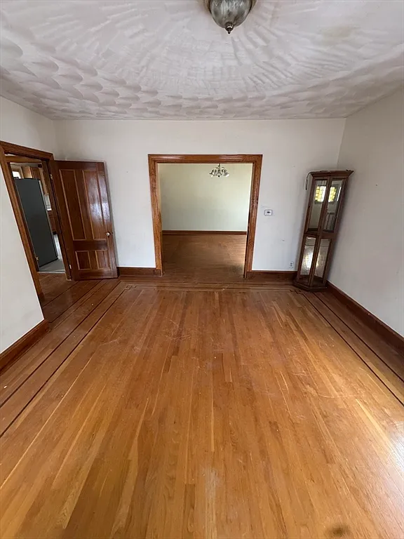 4 bed, 1.0 bath, 9999 sqft, $3,500 — Photo 3