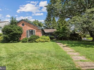 7201 Marbury Rd, Bethesda, MD 20817