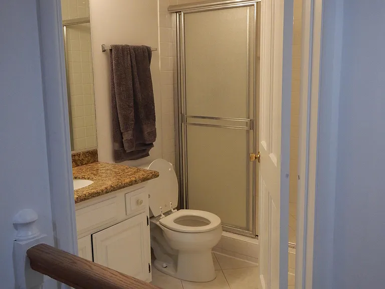 540 Kelton Ave — Photo 16