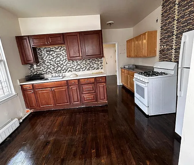 111 Morningside Ave — Photo 2