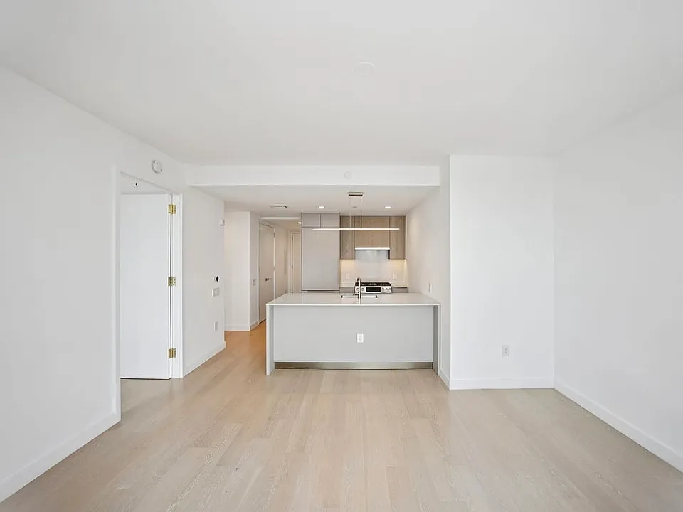 3 Court Sq #4812