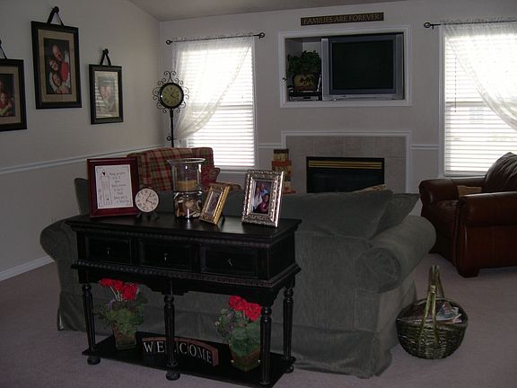 Entryway into family room