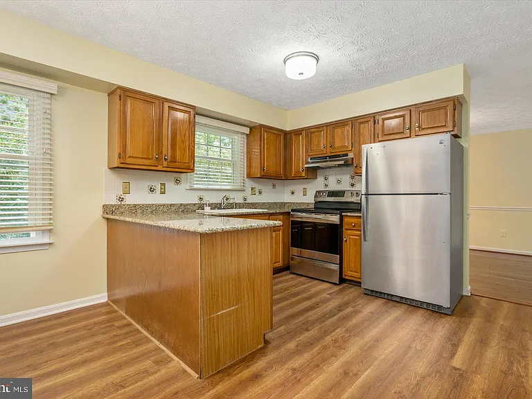 2505 Buckingham Ct — Photo 14