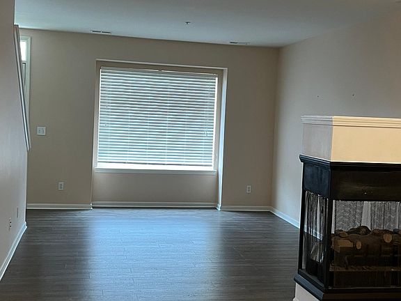 3rd image of 3062 Camden Dr #53