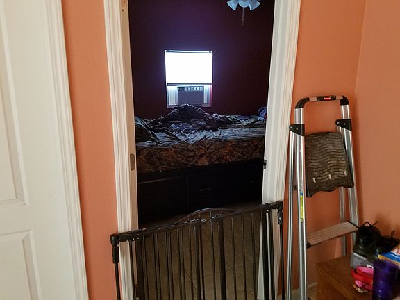 1/2 bedrooms