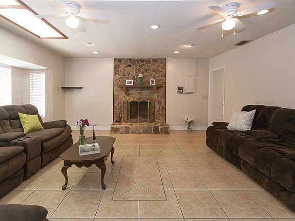 4th image of 13916 Capitol Dr