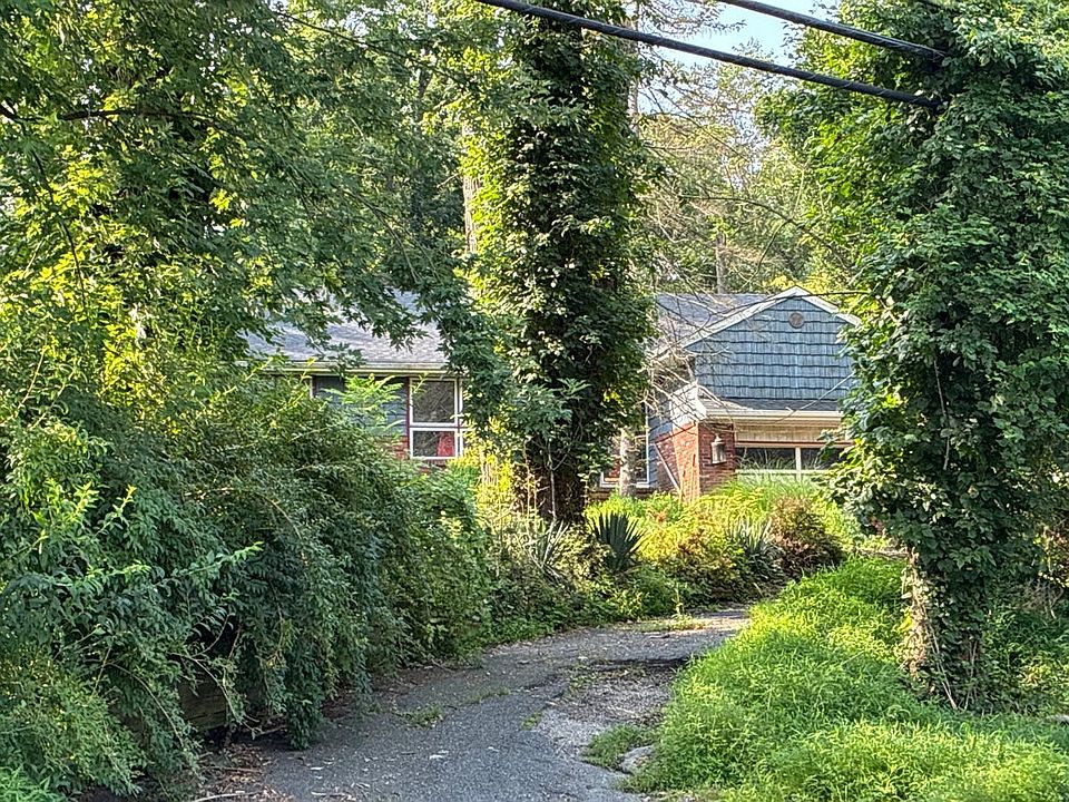 1st image of 167 Mountain Blvd