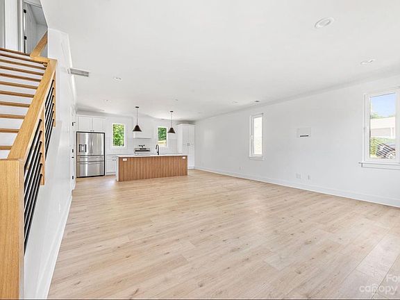 3rd image of 3108 Ross Ave