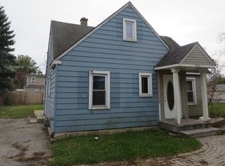 525 E Clarendon Dr, Round Lake Beach, IL