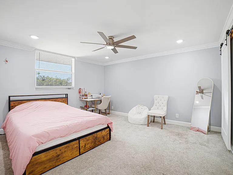 5201 NW 2nd Ave #2130 — Photo 9