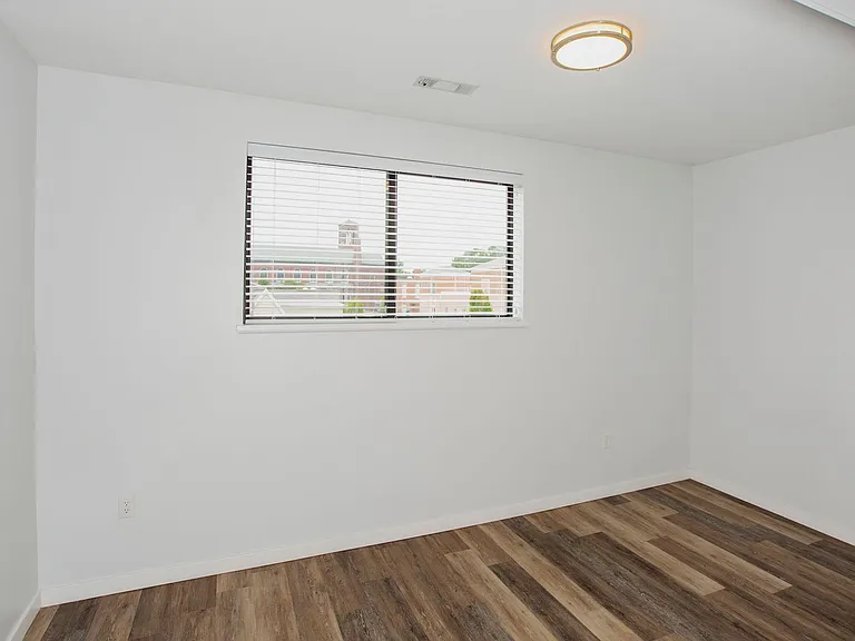 River Rock Apartments — Photo 31