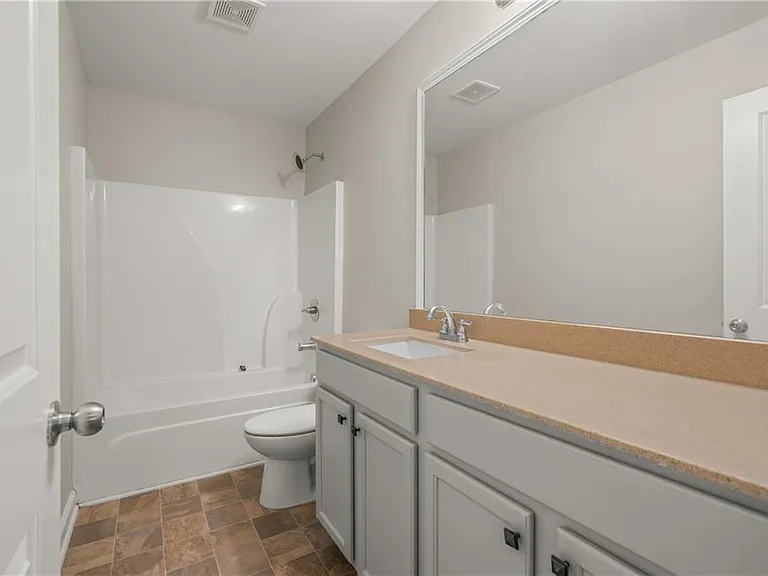 4940 Breezewood Cir — Photo 28