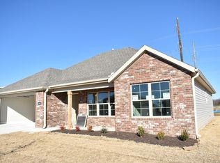 1903 E Endura Park Dr, Siloam Springs, AR 72761