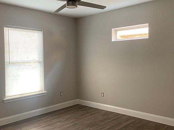 3rd image of 307 1/2 N Ennis St #3