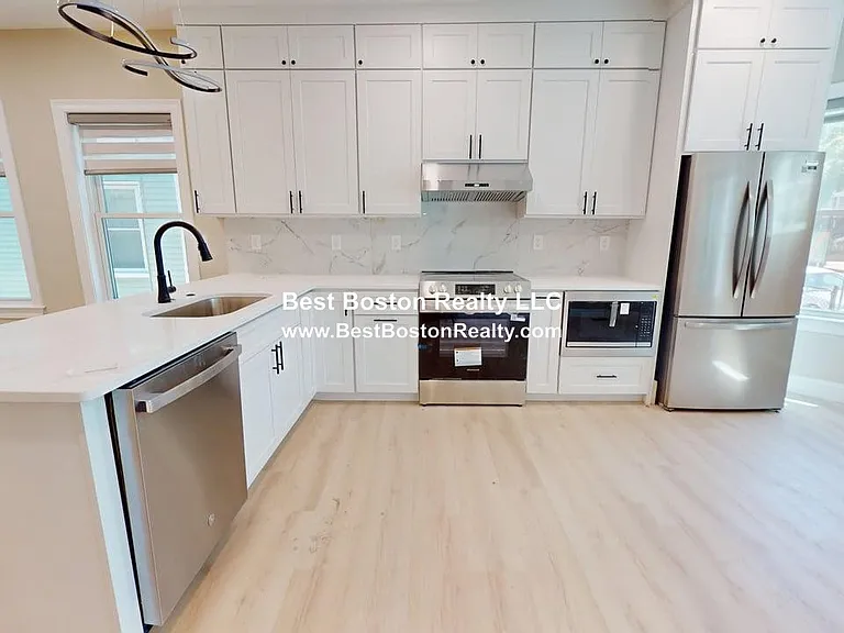231 Highland Ave #1 — Photo 1