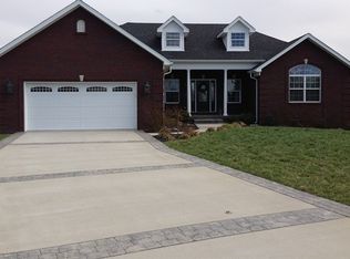 1049 Mallards Cv, Bardstown, KY 40004