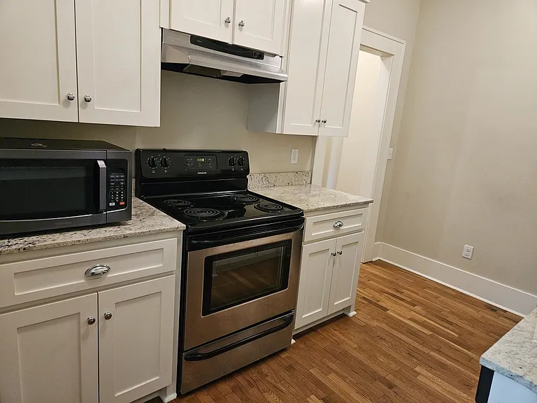 523 Orange St — Photo 8
