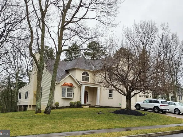 5 Moonshadow Ct, Voorhees, NJ 08043